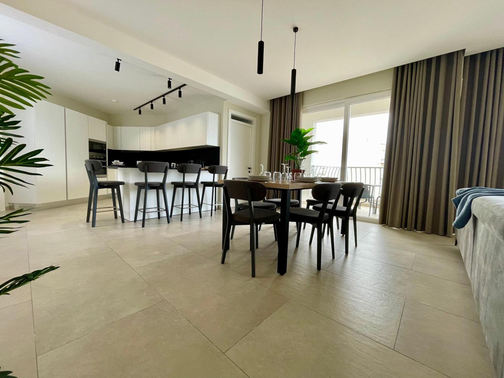 Bugibba Square Seafront Lux Apartments By Holi St. Paul's Bay Buitenkant foto