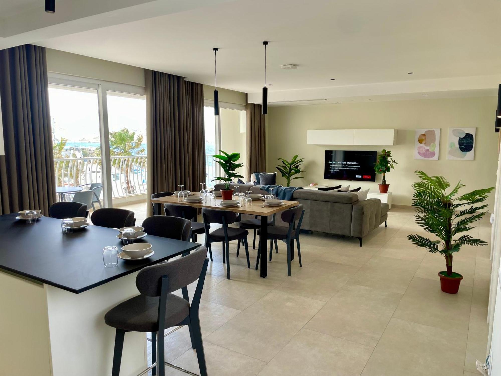 Bugibba Square Seafront Lux Apartments By Holi St. Paul's Bay Buitenkant foto