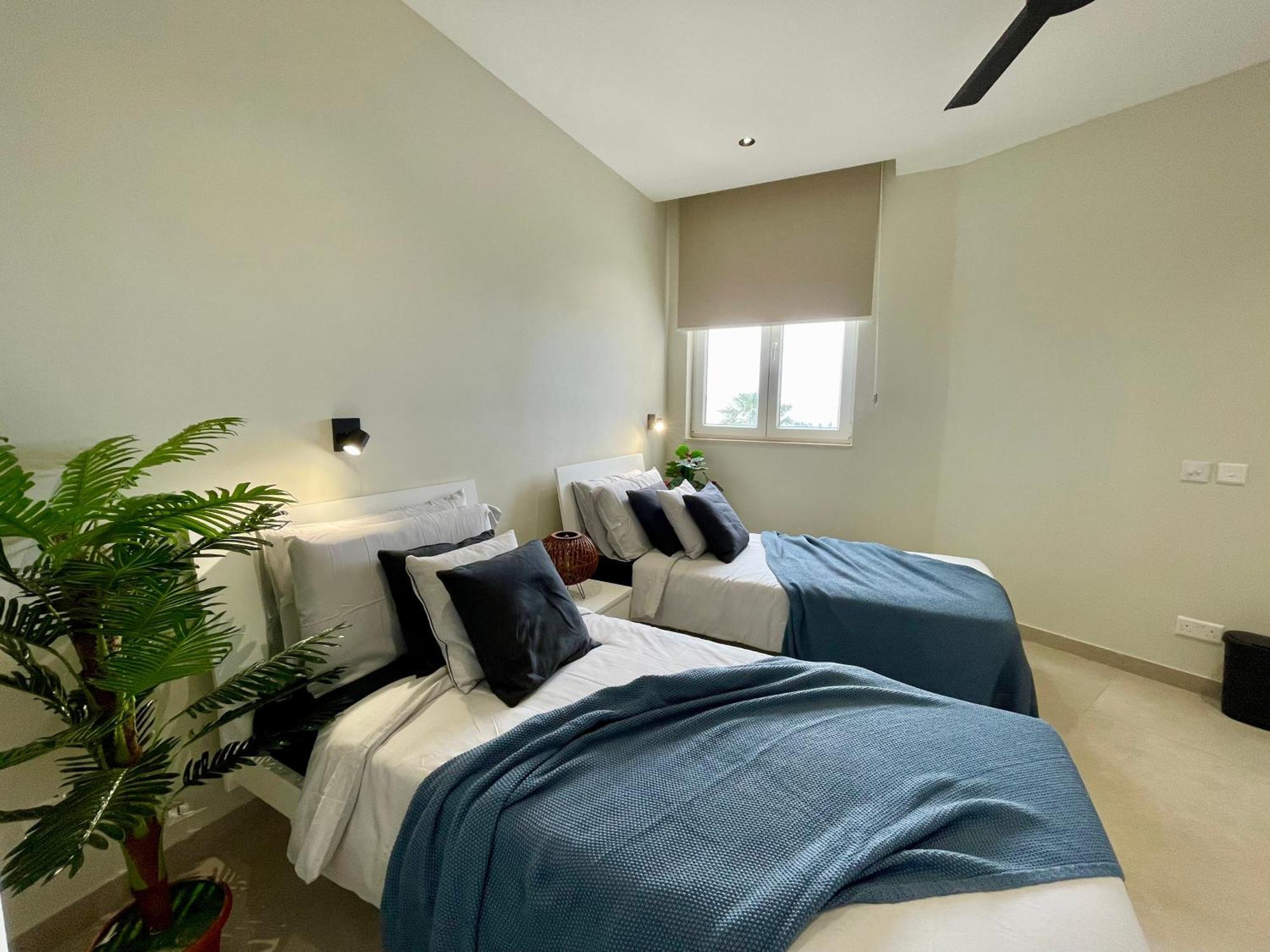 Bugibba Square Seafront Lux Apartments By Holi St. Paul's Bay Buitenkant foto