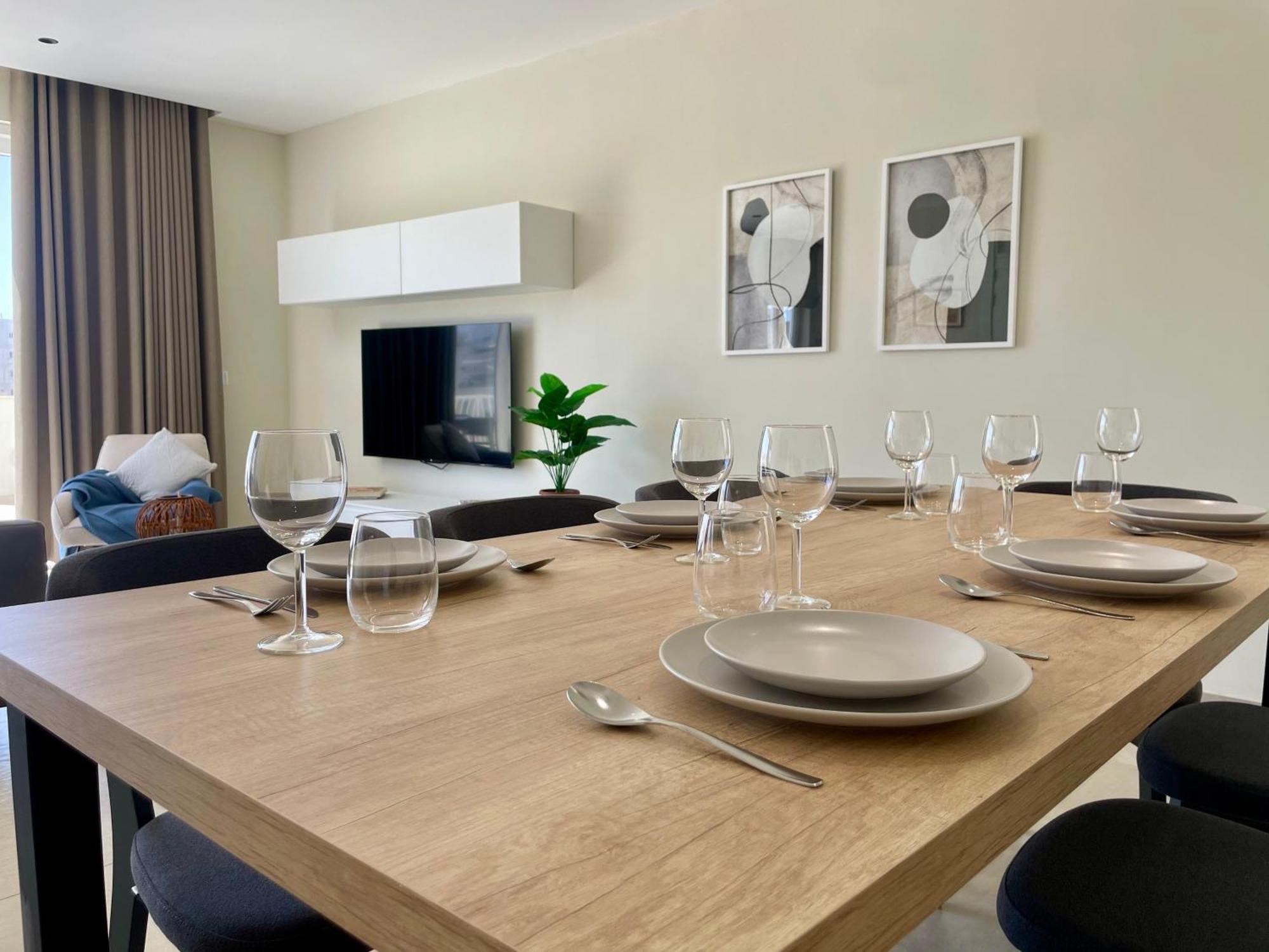 Bugibba Square Seafront Lux Apartments By Holi St. Paul's Bay Buitenkant foto