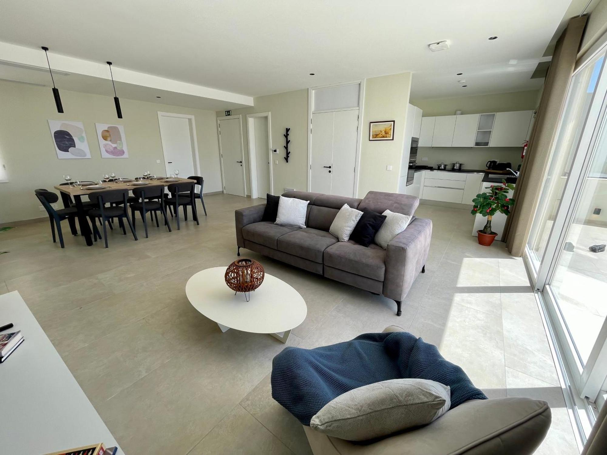 Bugibba Square Seafront Lux Apartments By Holi St. Paul's Bay Buitenkant foto