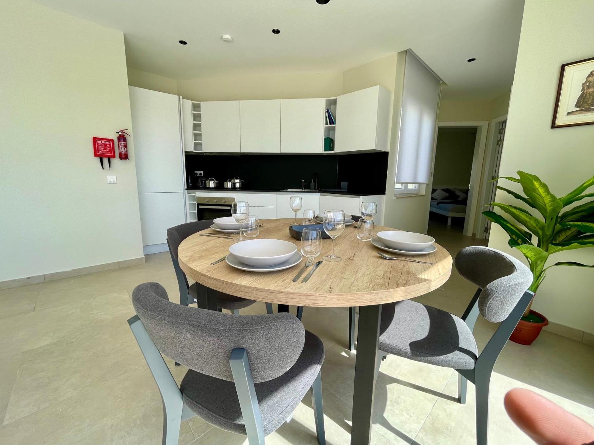 Bugibba Square Seafront Lux Apartments By Holi St. Paul's Bay Buitenkant foto